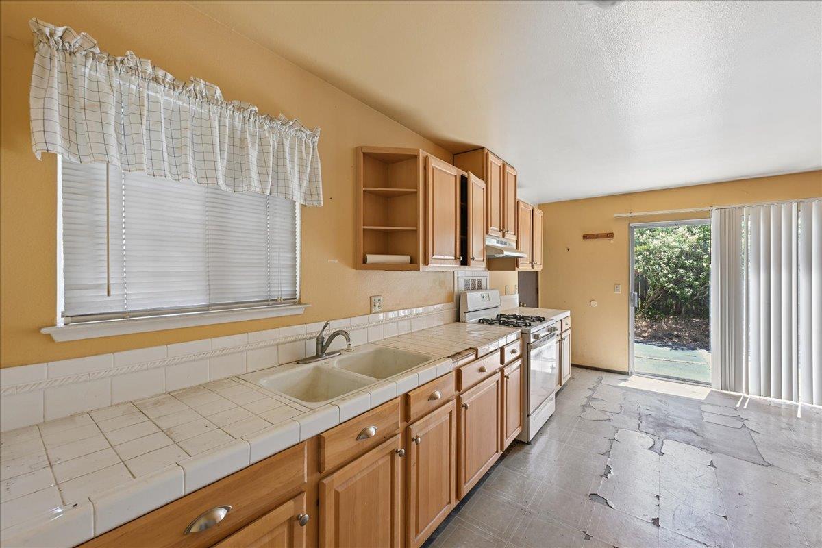 4908 Ruger Court Sacramento, CA 95842 - Photo 6 of 26