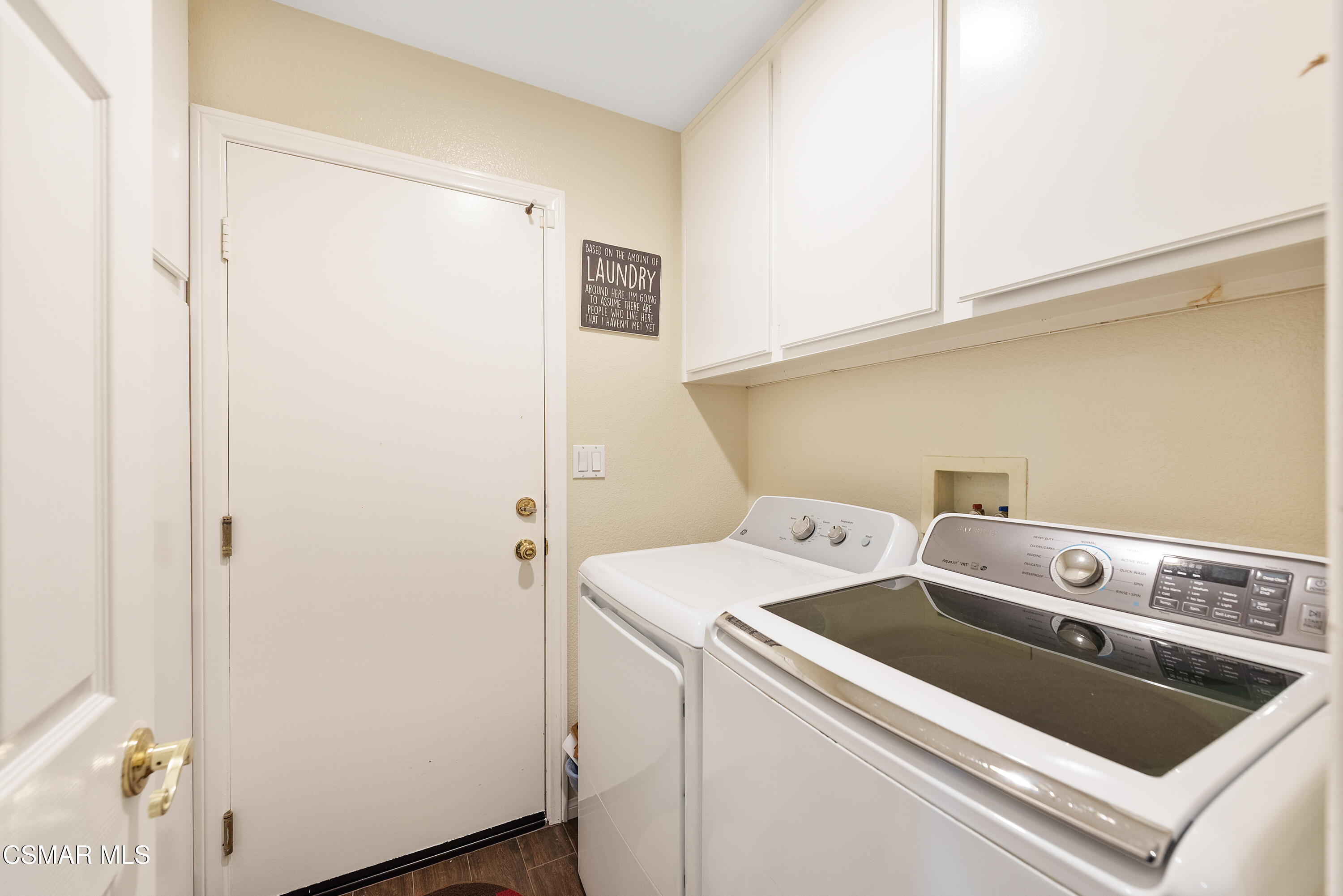 295 Cliffwood Drive Simi Valley, CA 93065 - Photo 19 of 49 a utility room with dryer and washer