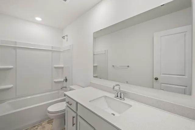 $446,310 | 221 HUNTINGTON Drive, Waconia, MN 55387