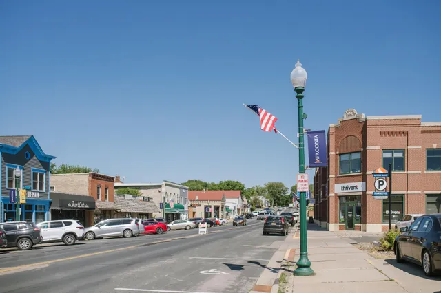 $446,310 | 221 HUNTINGTON Drive, Waconia, MN 55387