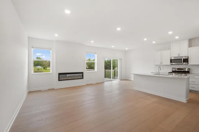 $446,310 | 221 HUNTINGTON Drive, Waconia, MN 55387