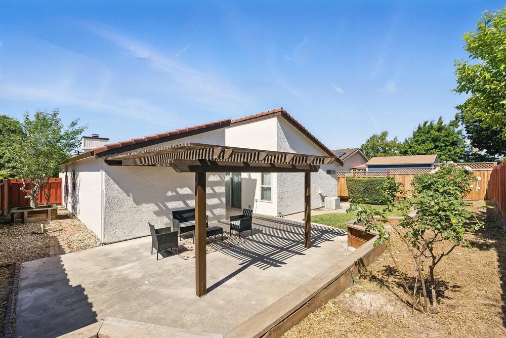 1180 Peterson Drive Gilroy, CA 95020 - Photo 42 of 45 swimming pool view with a outdoor seating