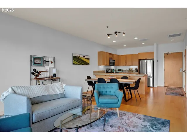 $499,000 | 1375 Olive Street, Unit 304, Eugene, OR 97401