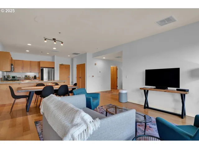 $499,000 | 1375 Olive Street, Unit 304, Eugene, OR 97401