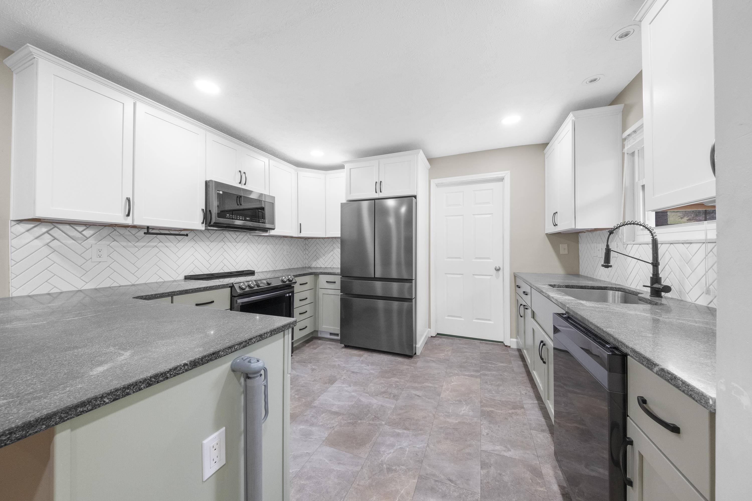 162 West Meadowbrook Road Ashland, KY 41102 - Photo 22 of 45