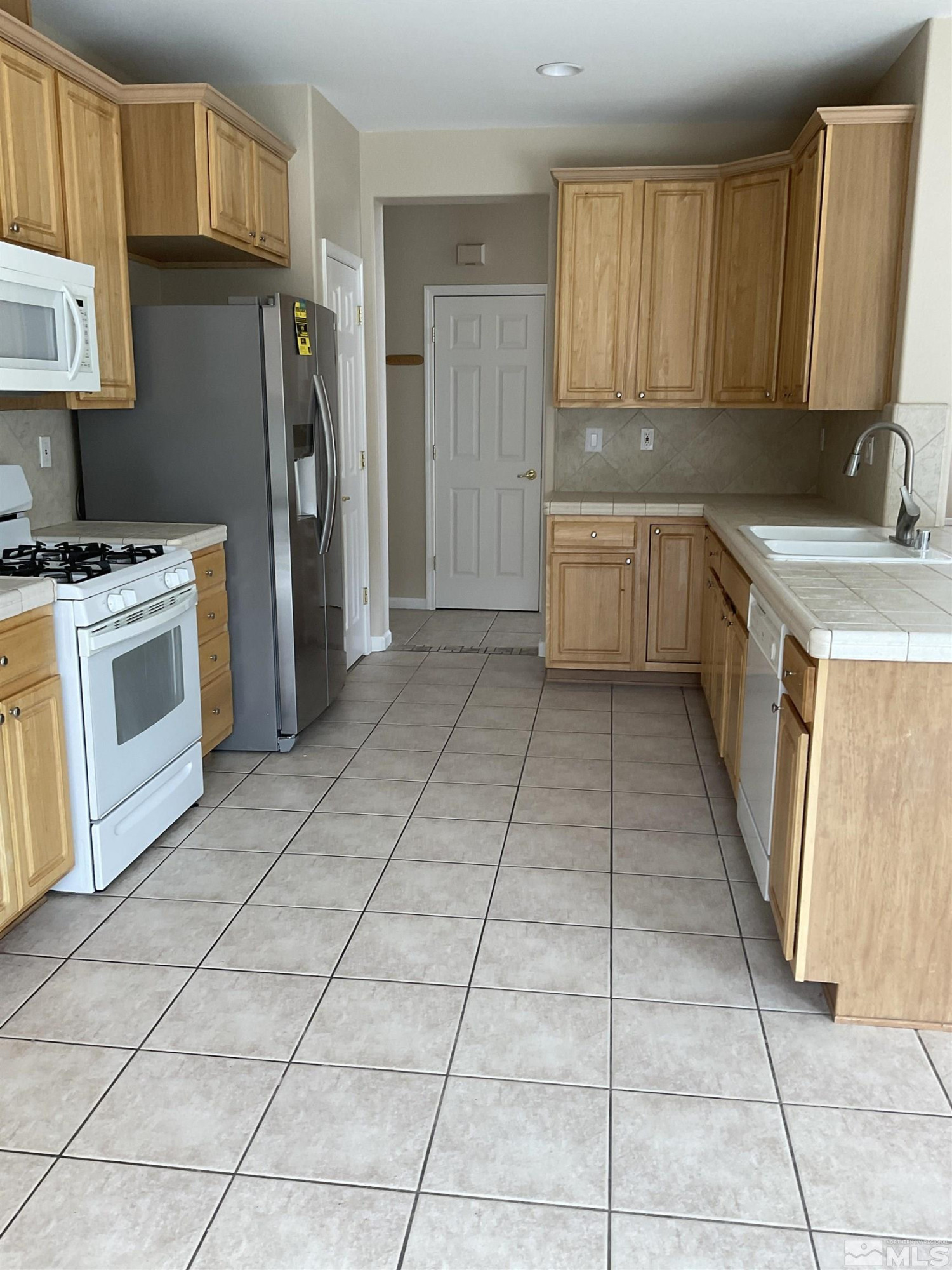 2847 Falcon Ridge Drive Sparks, NV 89436 - Photo 12 of 40 Photo 12