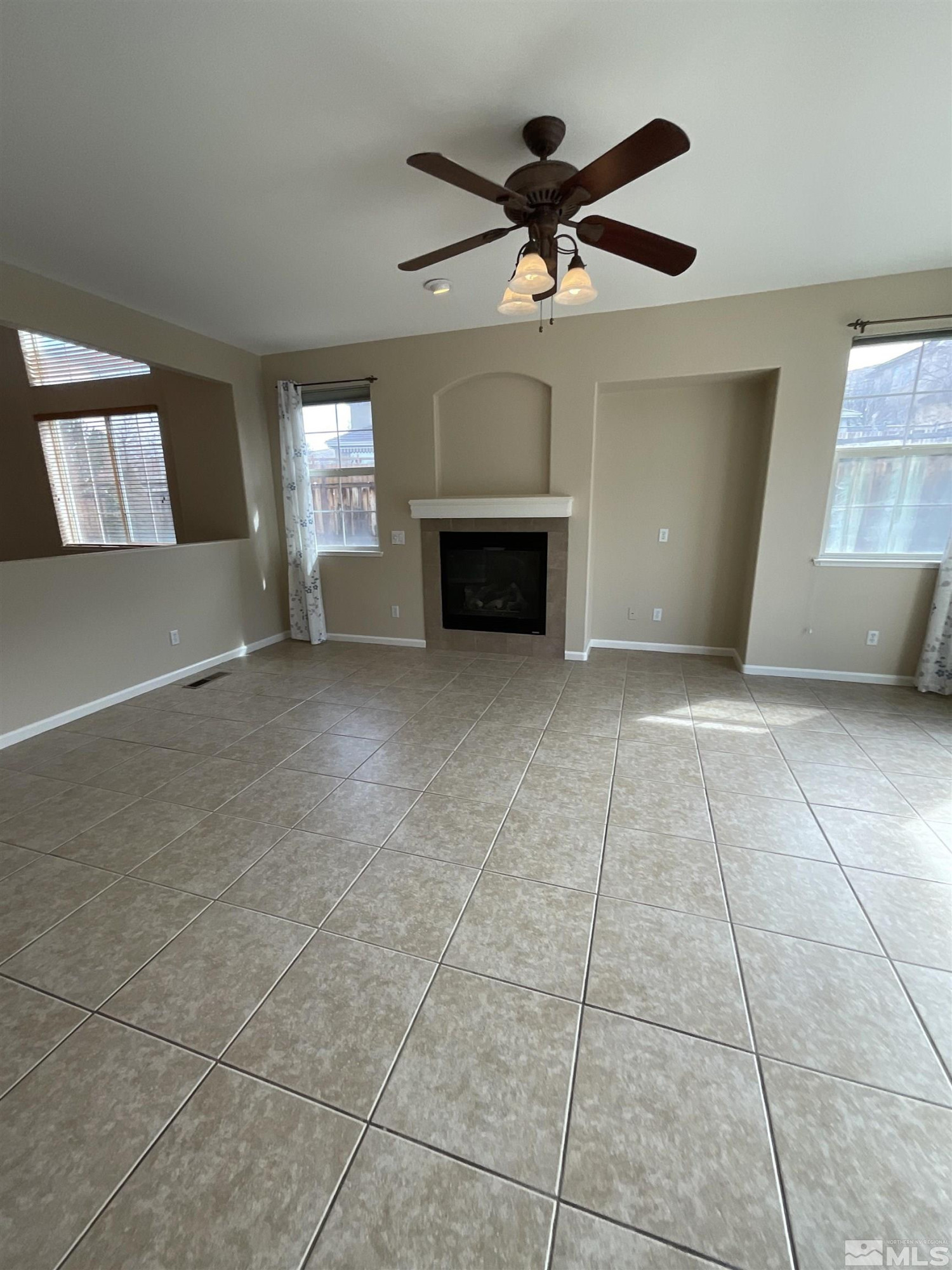 2847 Falcon Ridge Drive Sparks, NV 89436 - Photo 14 of 40 Photo 14