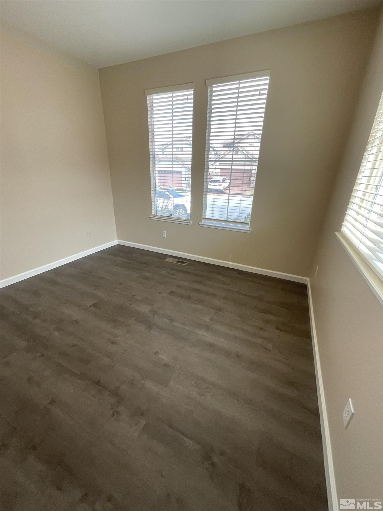 2847 Falcon Ridge Drive Sparks, NV 89436 - Photo 27 of 40 Photo 27