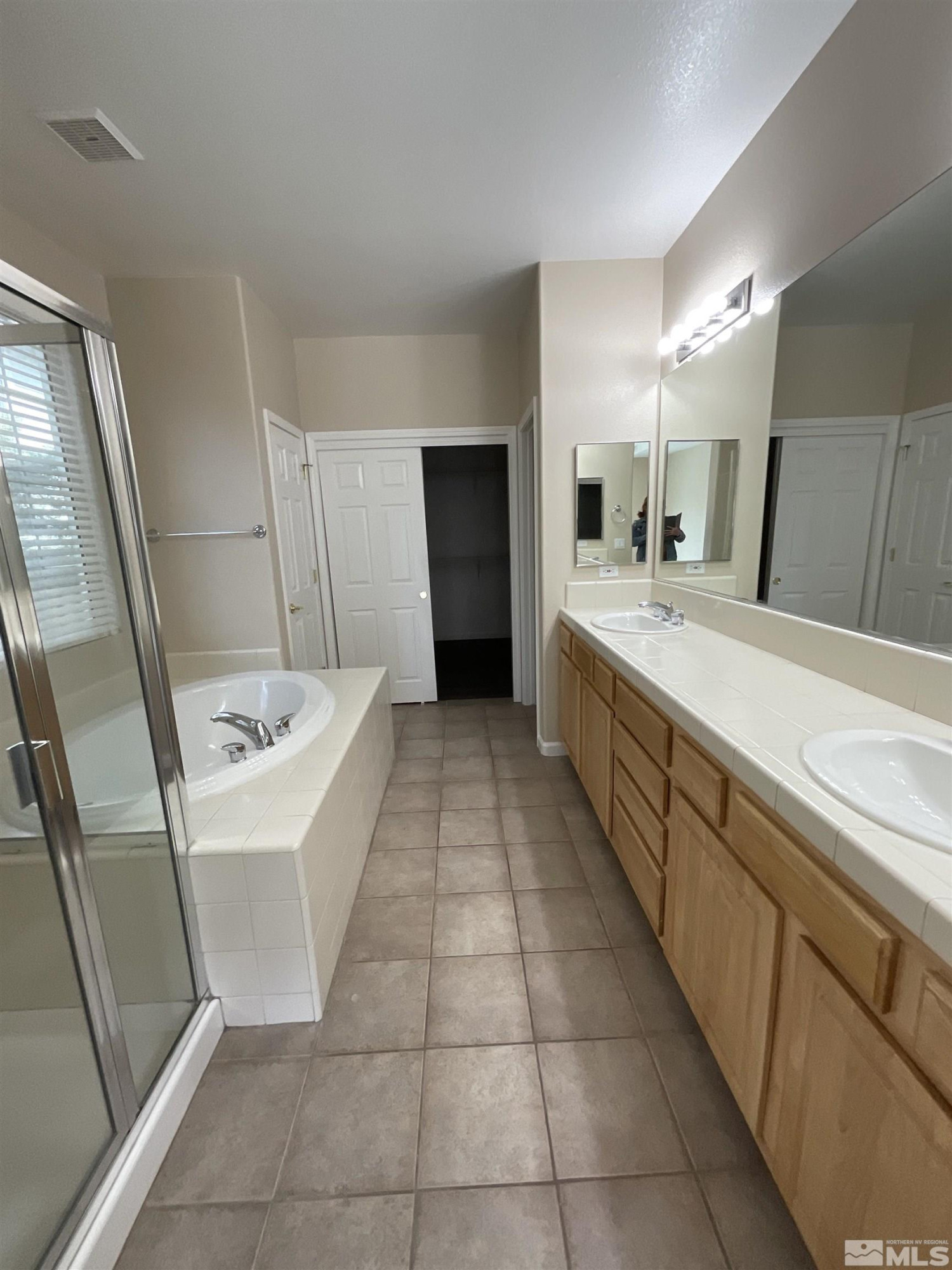 2847 Falcon Ridge Drive Sparks, NV 89436 - Photo 32 of 40 Photo 32