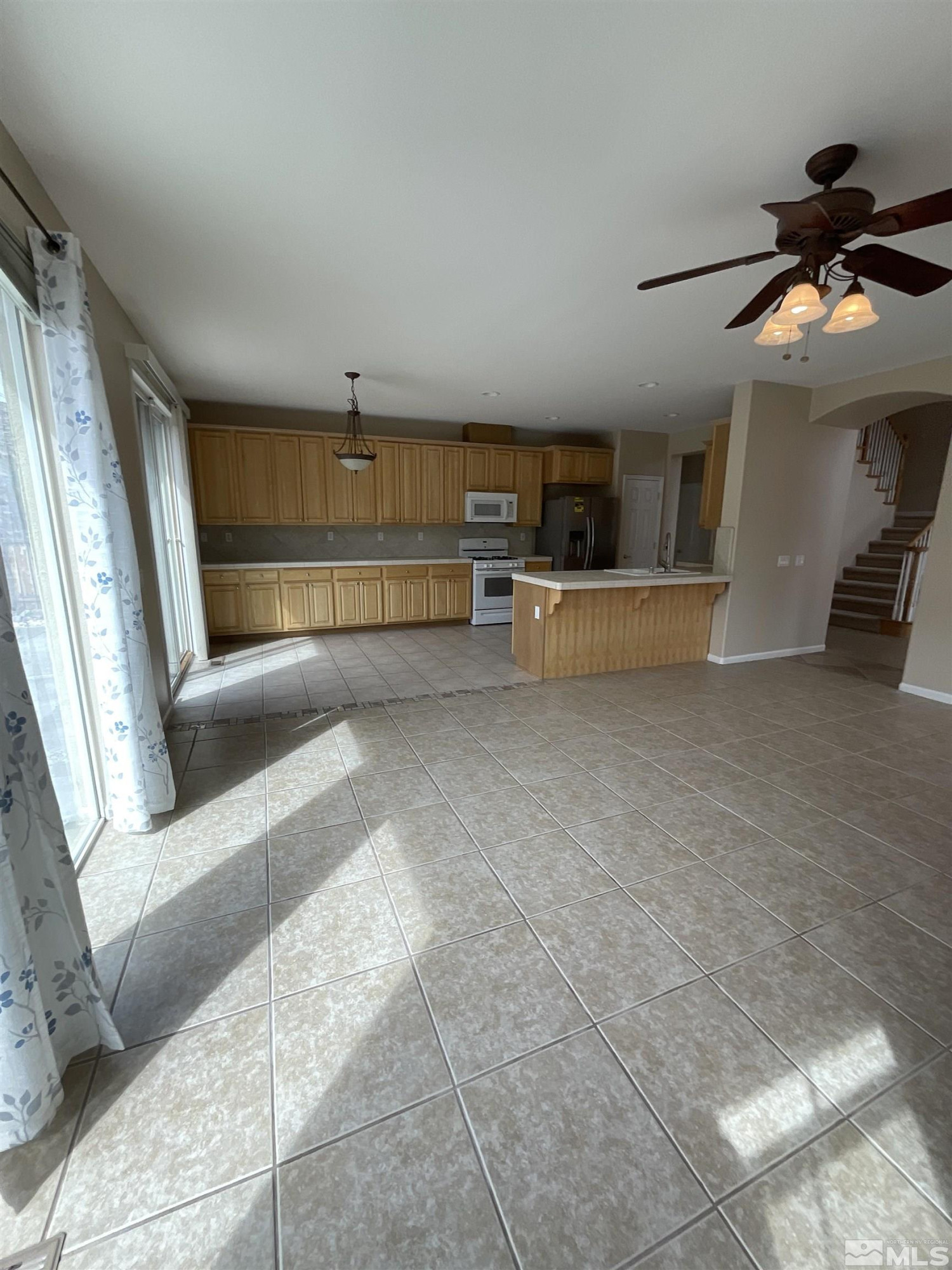 2847 Falcon Ridge Drive Sparks, NV 89436 - Photo 10 of 40 Photo 10