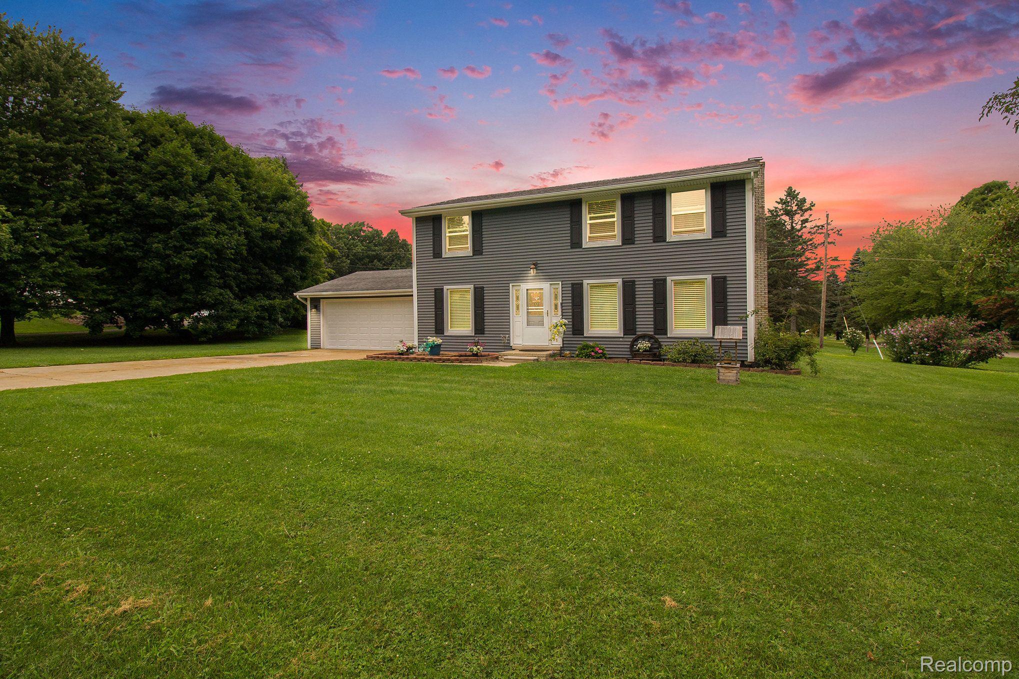 3510 Lantern View Howell, MI 48843 - Photo 2 of 25 Gallery Image 2