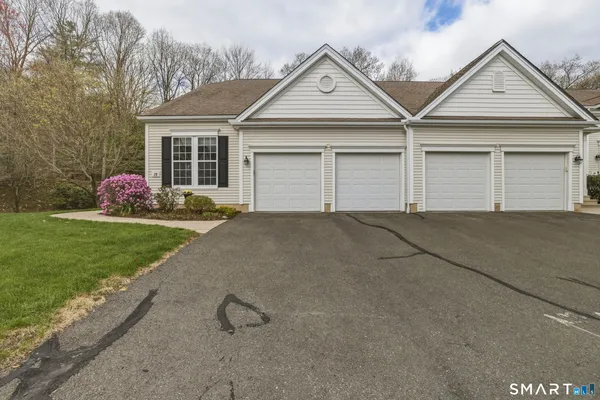 $542,000 | 20 Meadowview Court, Unit 20, Canton, CT 06019