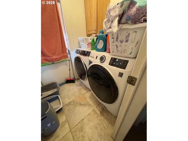 $94,500 | 10901 Southeast Powell Boulevard, Unit 5, Portland, OR 97266