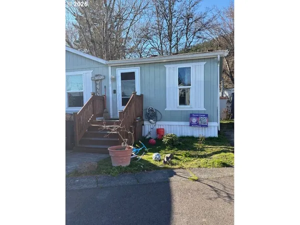 $94,500 | 10901 Southeast Powell Boulevard, Unit 5, Portland, OR 97266