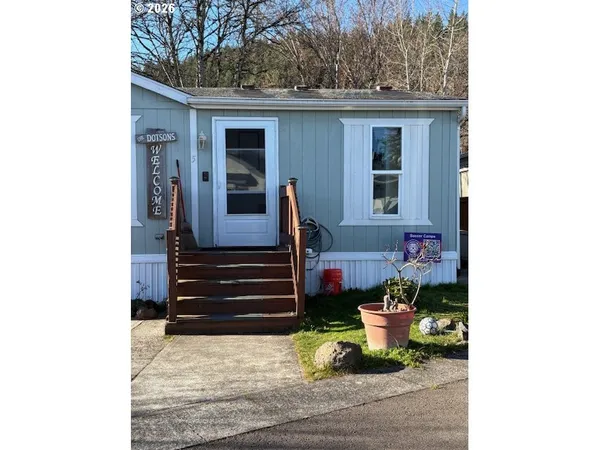 $94,500 | 10901 Southeast Powell Boulevard, Unit 5, Portland, OR 97266