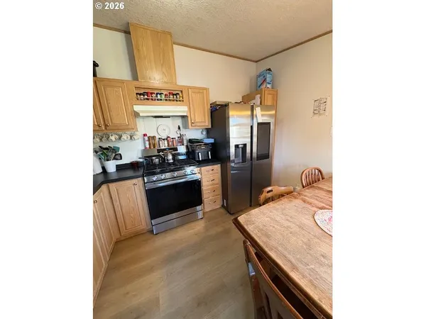 $94,500 | 10901 Southeast Powell Boulevard, Unit 5, Portland, OR 97266