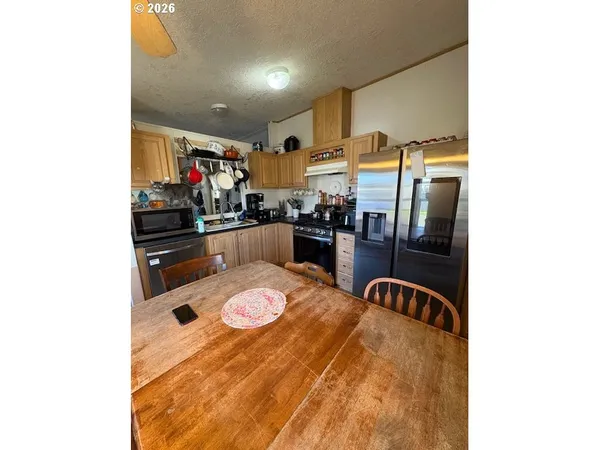 $94,500 | 10901 Southeast Powell Boulevard, Unit 5, Portland, OR 97266