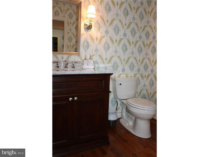 439 Inveraray Villanova, PA 19085 - Photo 8 of 25