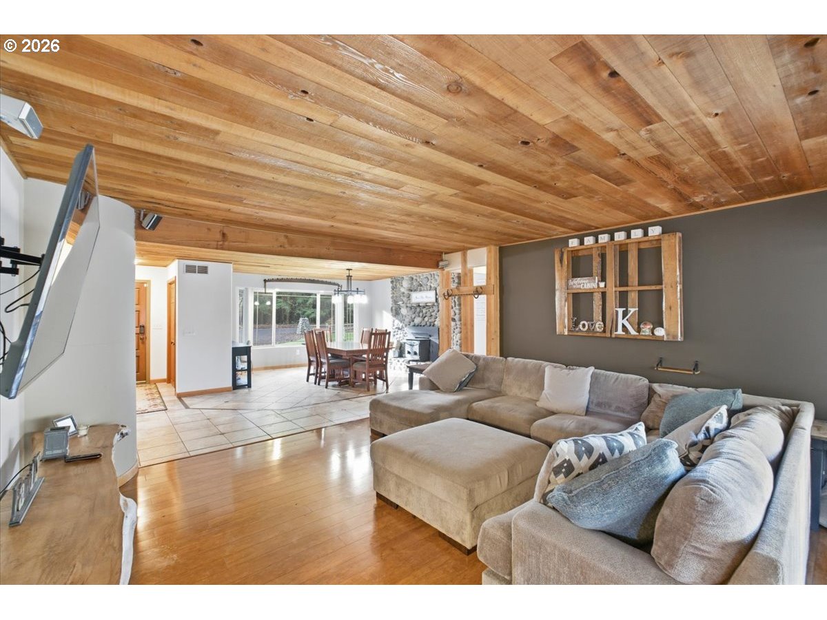 42801 Island Inn Drive Lebanon, OR 97355 - Photo 16 of 32
