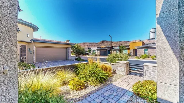 $3,500 | 6714 Desert Crimson Street, Las Vegas, NV 89148