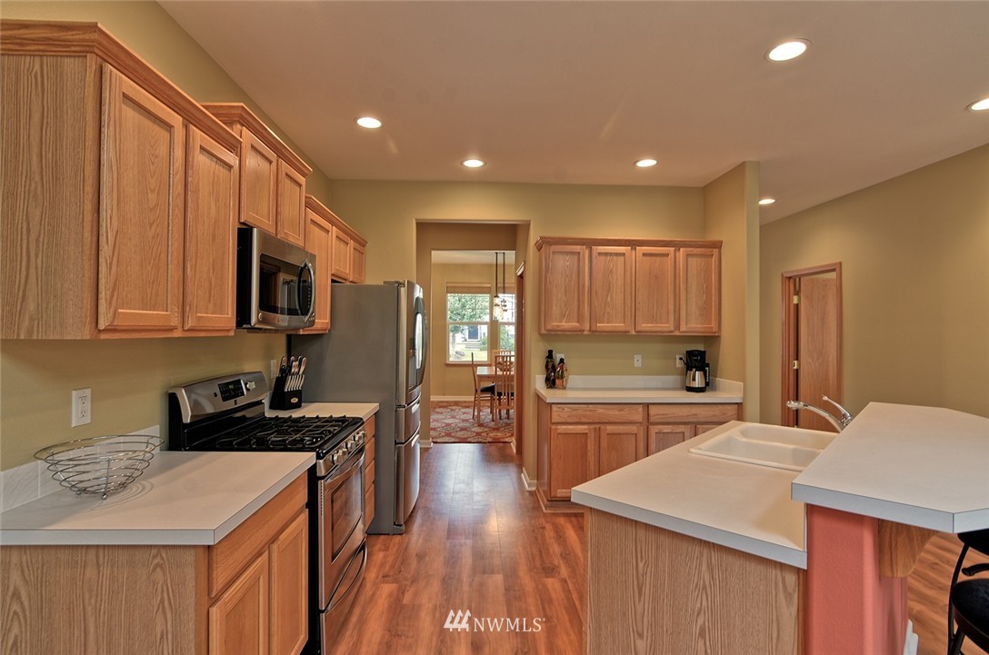 659 Pasco Place Northeast Renton, WA 98059 - Photo 10 of 24