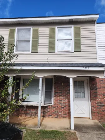 $1,100 | 304 North Townville Street, Seneca, SC 29678
