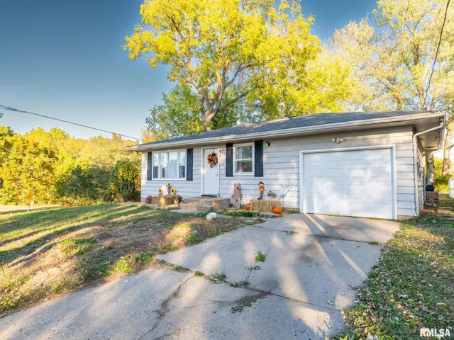 $175,000 | 226 Sunrise Avenue, Pekin, IL 61554