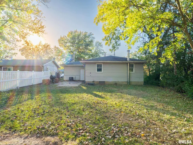 $175,000 | 226 Sunrise Avenue, Pekin, IL 61554
