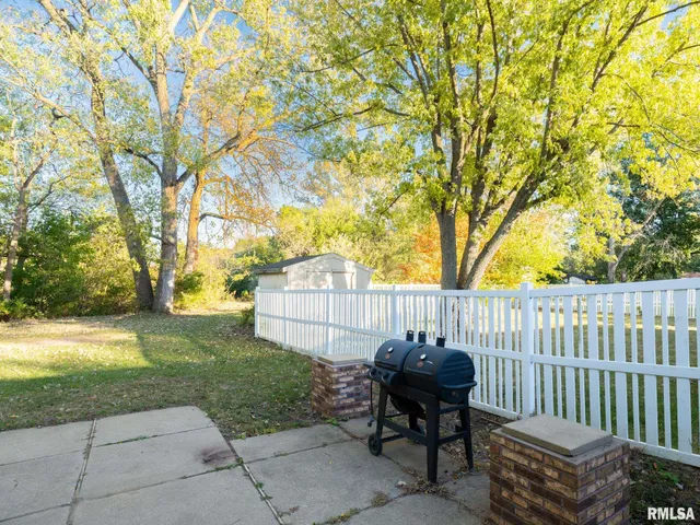 $175,000 | 226 Sunrise Avenue, Pekin, IL 61554