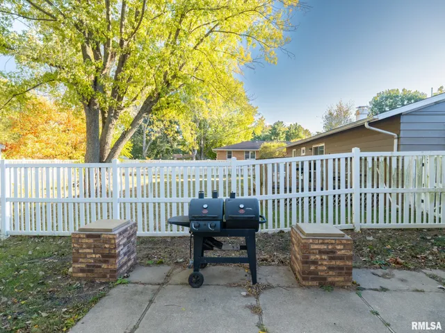 $175,000 | 226 Sunrise Avenue, Pekin, IL 61554