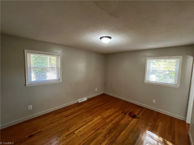 $1,345 | 105 Glenwood Drive, Lexington, NC 27292