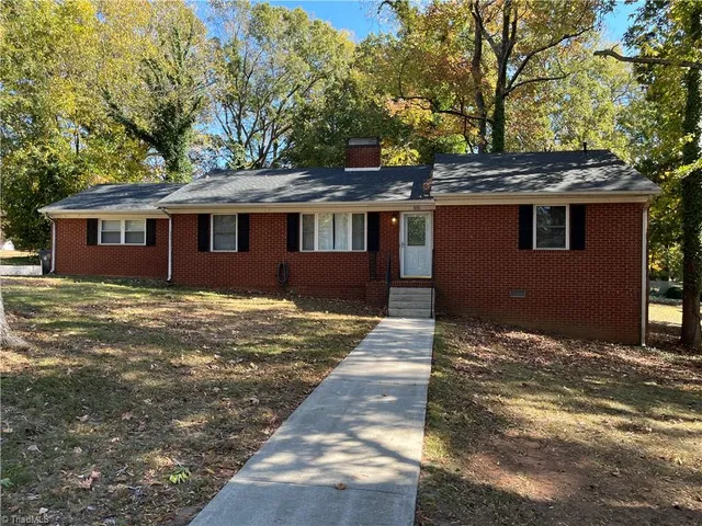 $1,345 | 105 Glenwood Drive, Lexington, NC 27292