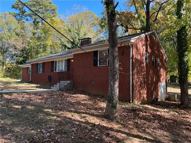 $1,345 | 105 Glenwood Drive, Lexington, NC 27292