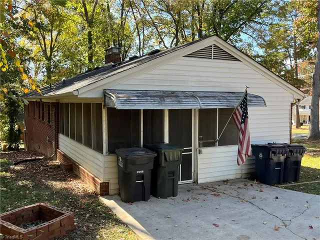 $1,345 | 105 Glenwood Drive, Lexington, NC 27292