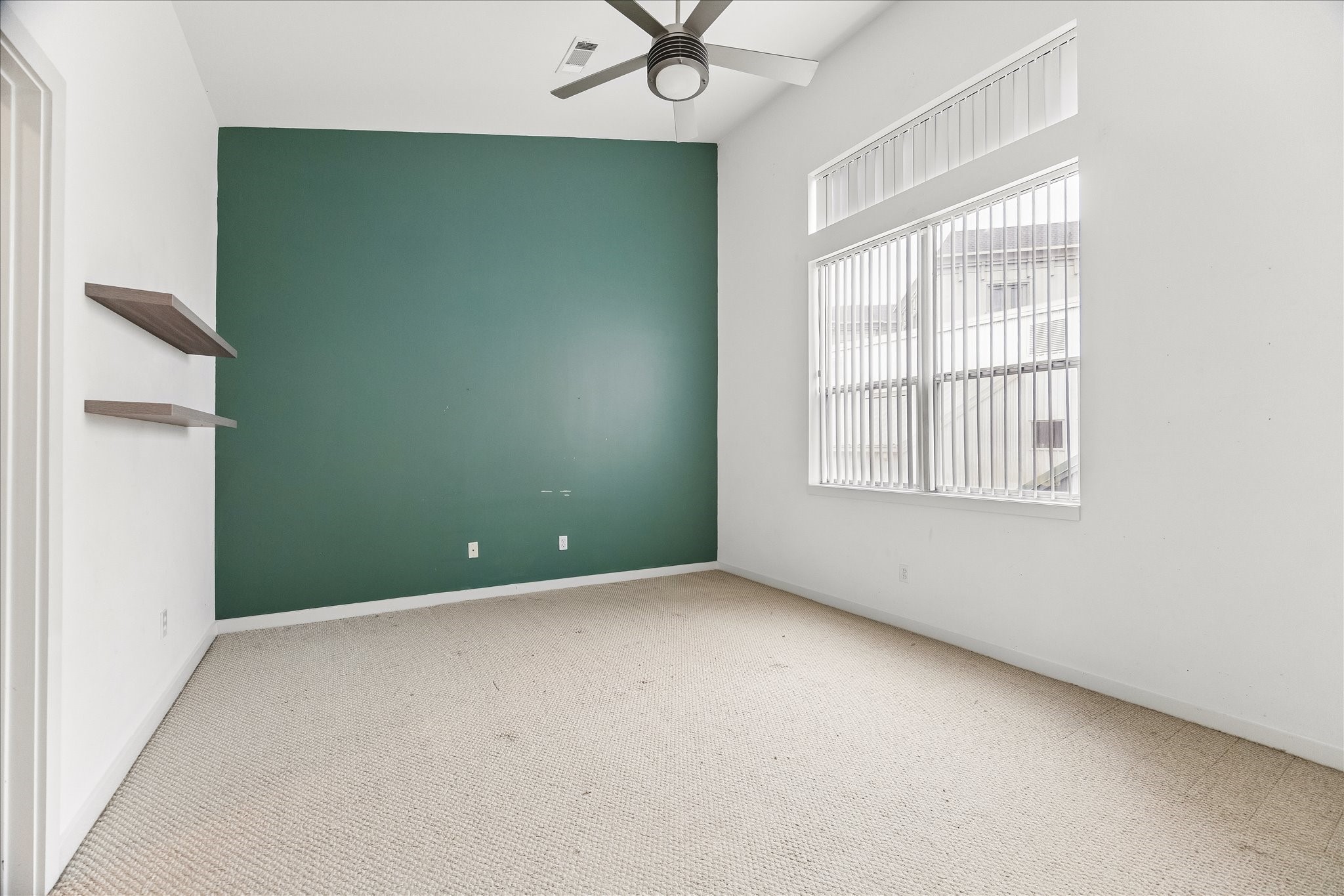 6130 Grand Boulevard Houston, TX 77021 - Photo 28 of 42 Primary Bedroom