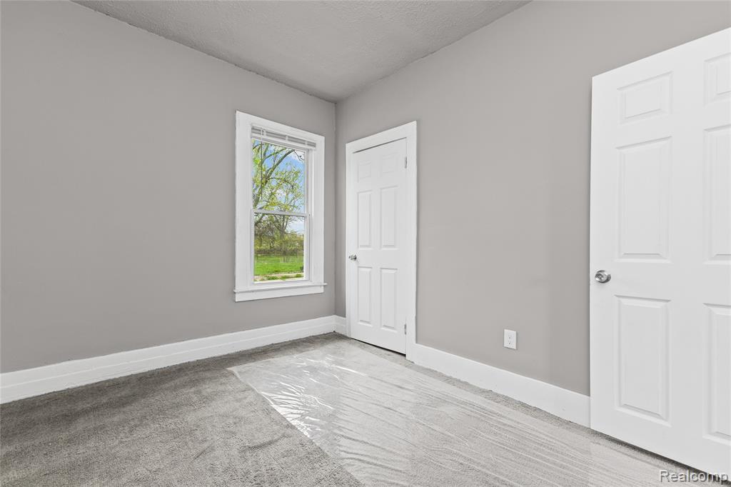 3010 Montclair Street Detroit, MI 48214 - Photo 23 of 61
