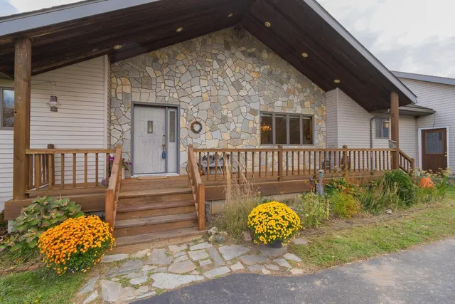 $600,000 | 562 138th Avenue, Amery, WI 54001