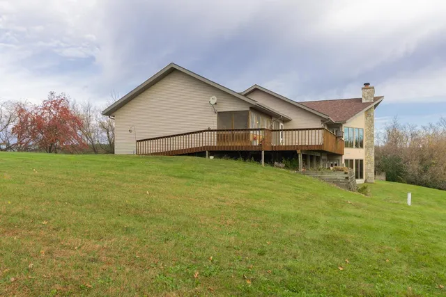 $600,000 | 562 138th Avenue, Amery, WI 54001