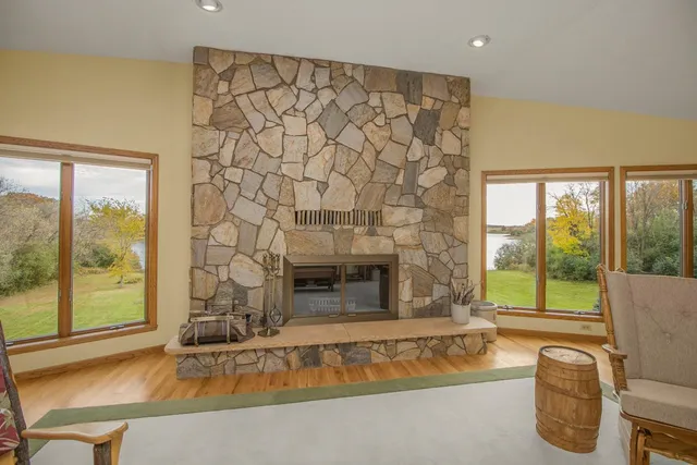 $600,000 | 562 138th Avenue, Amery, WI 54001