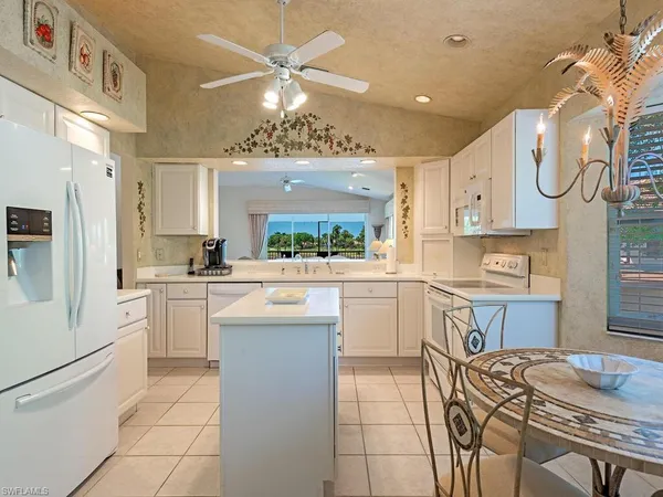 $875,000 | 4415 Dover Court, Unit 504, Naples, FL 34105