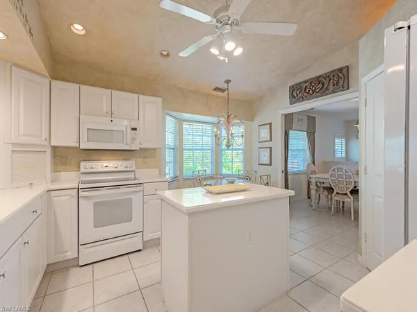 $875,000 | 4415 Dover Court, Unit 504, Naples, FL 34105