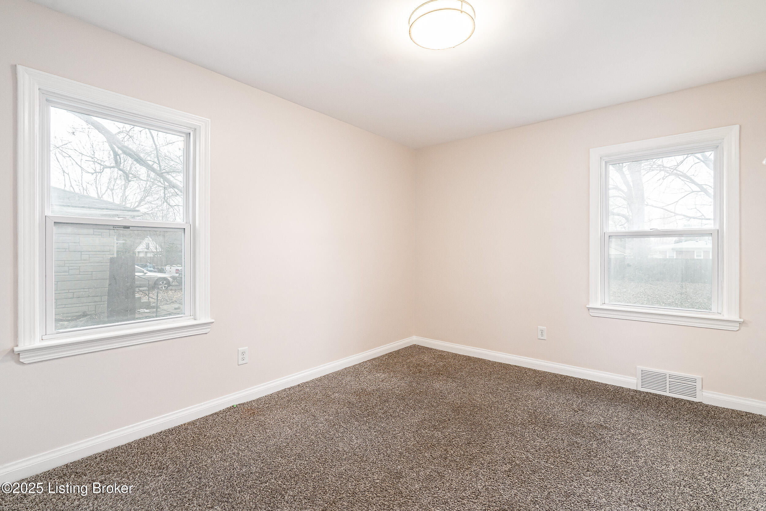 5252 Maryman Road Louisville, KY 40258 - Photo 24 of 46 5252 Maryman Dr-36