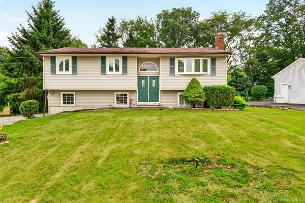 $515,000 | 23 Marcy Lane, Middletown, NY 10941