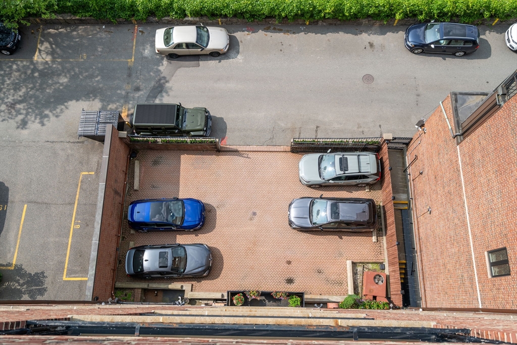 274 Beacon Street, Unit 8R Boston, MA 02116 - Photo 13 of 16