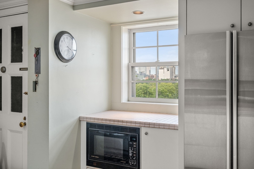 274 Beacon Street, Unit 8R Boston, MA 02116 - Photo 5 of 16