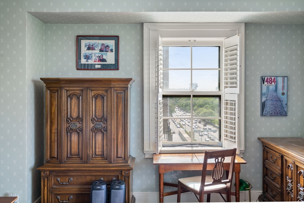 274 Beacon Street, Unit 8R Boston, MA 02116 - Photo 9 of 16