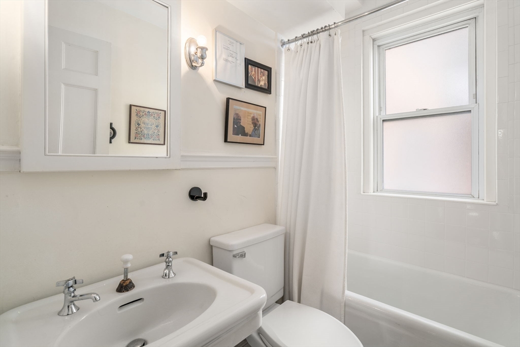 274 Beacon Street, Unit 8R Boston, MA 02116 - Photo 10 of 16