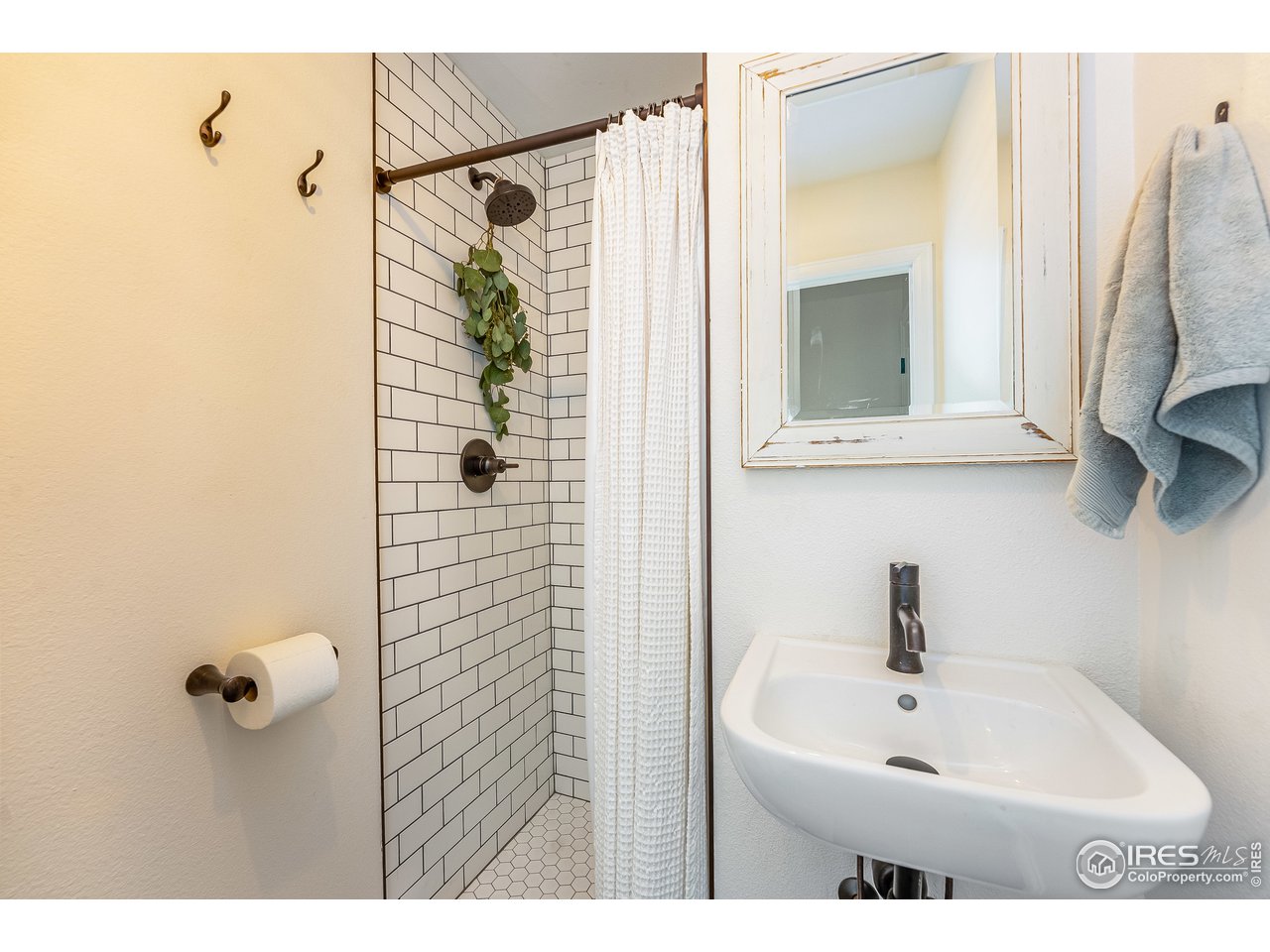 840 North Taft Hill Road Fort Collins, CO 80521 - Photo 24 of 40 2nd bathroom main level