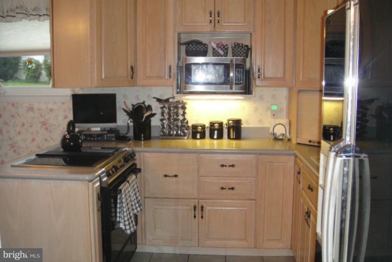 4115 Lochcarrow Road Nottingham, MD 21236 - Photo 14 of 20 Kitchen