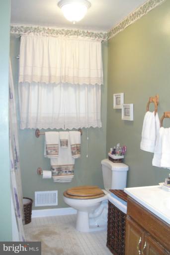 4115 Lochcarrow Road Nottingham, MD 21236 - Photo 7 of 20 Bath